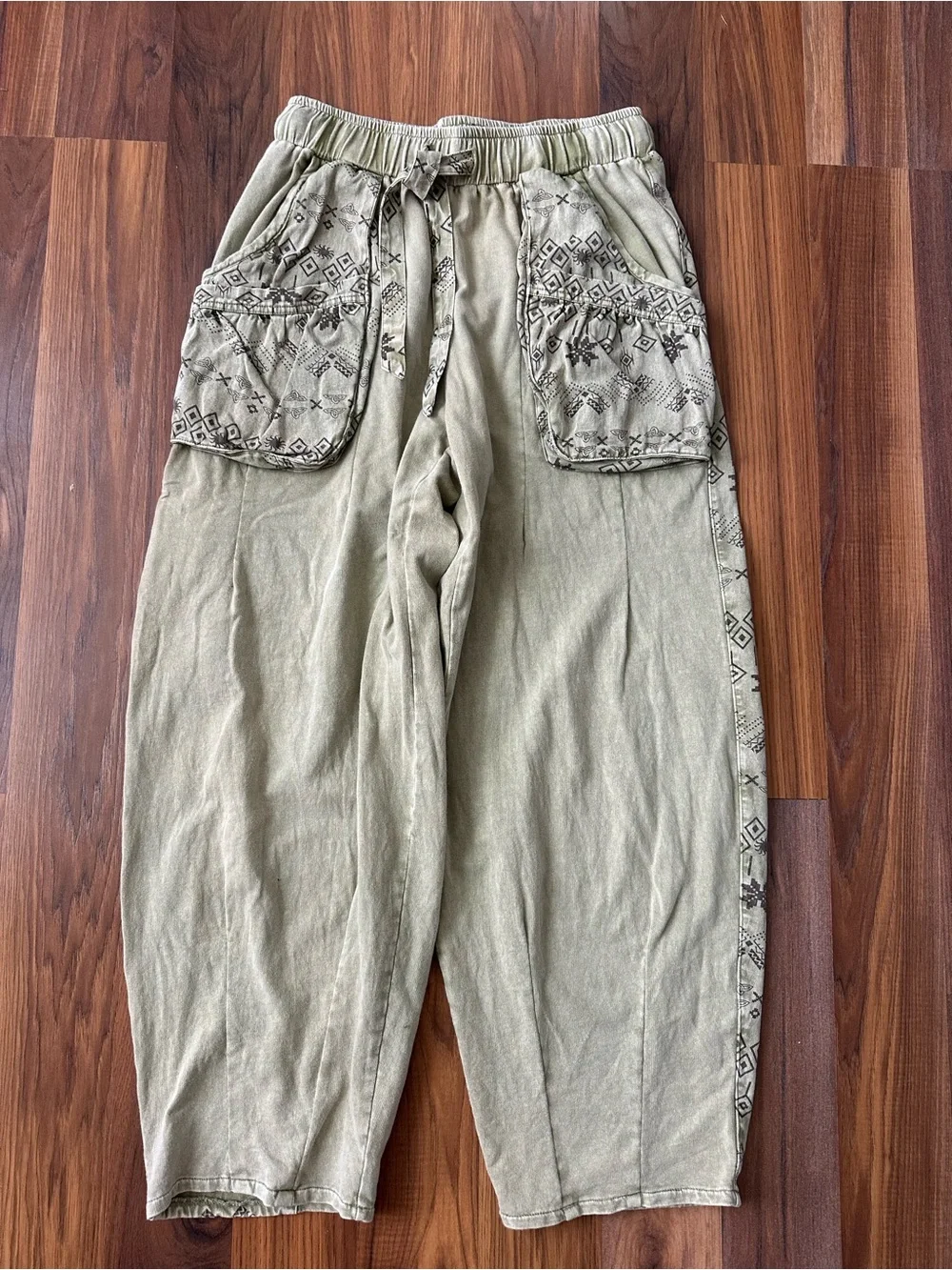 Easel Green Drawstring Waist pant size S